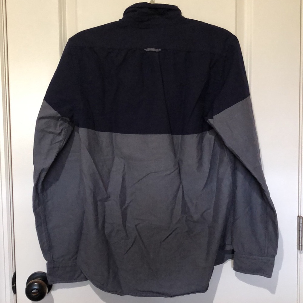 AEO SLIM FIT BUTTON DOWN - Picture 6 of 9